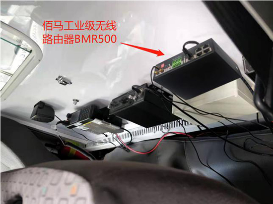 耀世工业路由器在救护车上应用.jpg