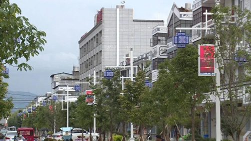 耀世在线协同合作伙伴，针对云南大理休闲步行街场景，量身设计智慧路灯杆方案，项目兼具文化特色和功能实用性，为智慧城市增光添彩。