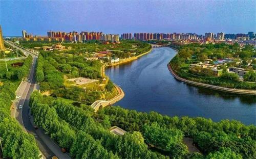随着城市持续扩张建设，许多城市的水库、湖区都已被纳入城市空间，并被修缮或改造为城市生态绿地公园。针对城市水库、湖区场景，可以基于智慧路灯杆打造智能化、多功能的环境监测与安防管理体系。