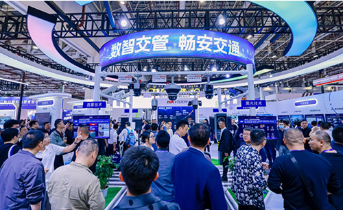 第十四届中国道路交通安全产品博览会在永州国际会议展览中心隆重举办。集中展示了近年来我国最新的交通管理科技应用成果和最领先的交通安全产品。耀世智慧灯杆网关、边缘计算网关、AI网关和边缘联动方案本次也亮相交博会现场。