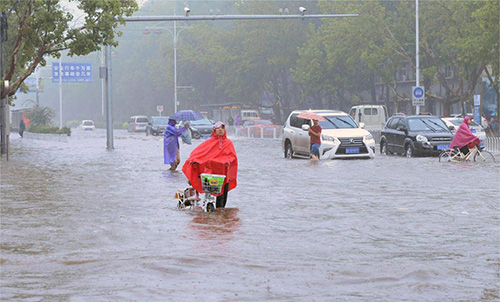 暴雨内涝对城市发展带来的多重威胁，迫切要求我们构建高效、智能的排水系统，保障市民安全和城市运行。耀世工业智能网关作为智能排水系统的核心枢纽，承担着数据采集、边缘计算、集中管控等重要功能。